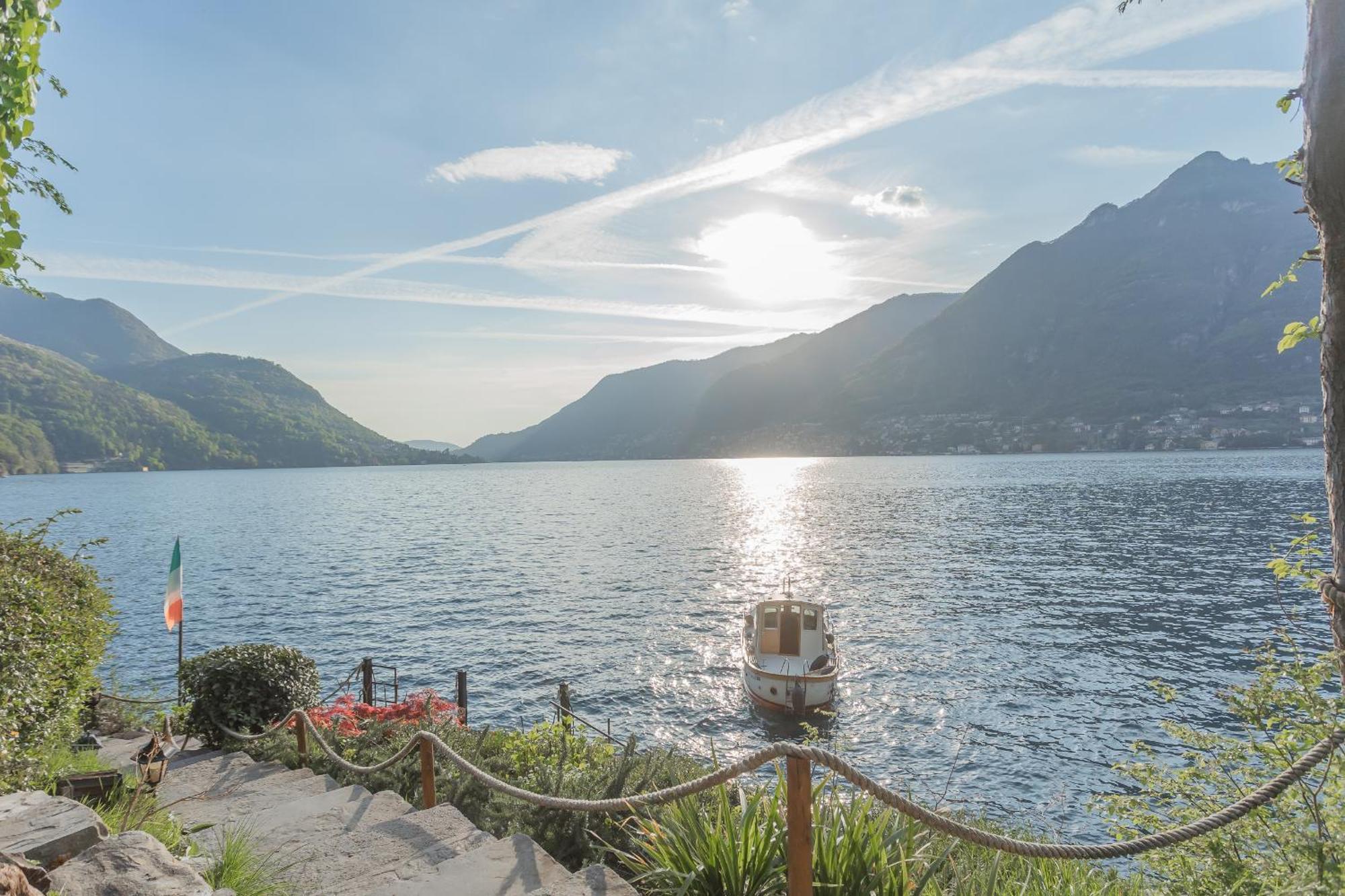 The Writer'S Nest Waterfront Villa By Rent All Como Faggeto Lario Екстер'єр фото